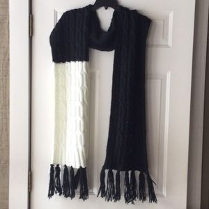 Nine West Black & White Cable Knit Scarf/Wrap
